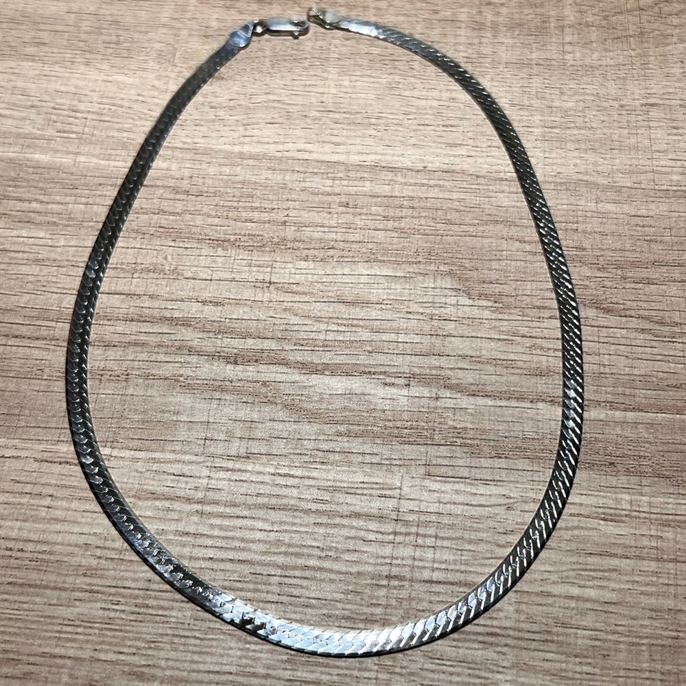 Silver necklace .925